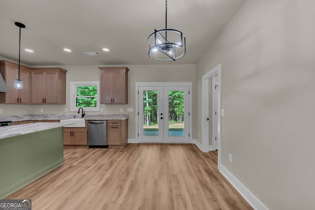 390 Champayne Trail, Hartwell, GA 30643