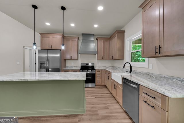 390 Champayne Trail, Hartwell, GA 30643