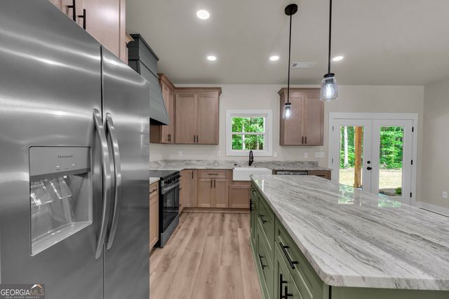 390 Champayne Trail, Hartwell, GA 30643