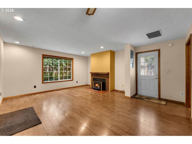 907 PIONEER St, Ridgefield, WA 98642
