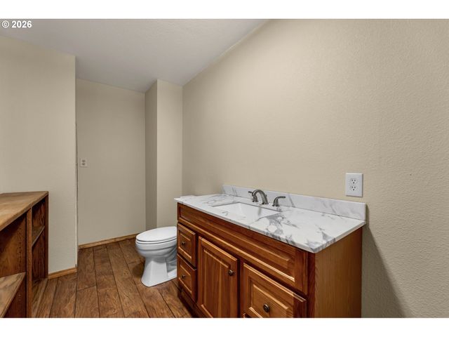 907 PIONEER St, Ridgefield, WA 98642