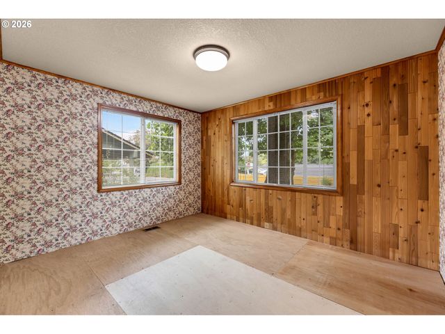 907 PIONEER St, Ridgefield, WA 98642