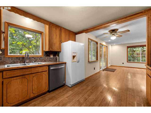 907 PIONEER St, Ridgefield, WA 98642