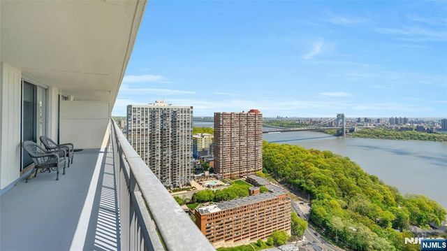 1530 Palisade Avenue 27K, Fort Lee, NJ 07024