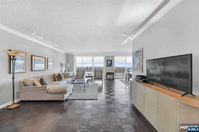 1530 Palisade Avenue 27K, Fort Lee, NJ 07024