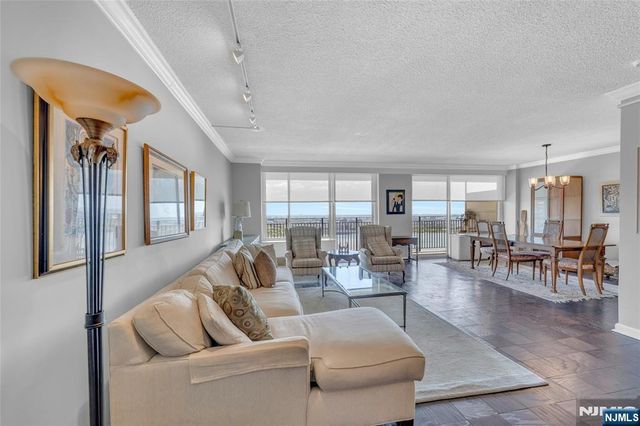 1530 Palisade Avenue 27K, Fort Lee, NJ 07024