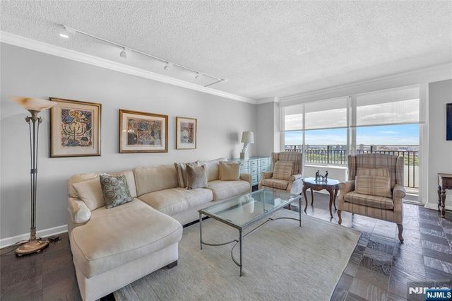 1530 Palisade Avenue 27K, Fort Lee, NJ 07024