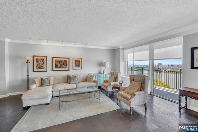 1530 Palisade Avenue 27K, Fort Lee, NJ 07024