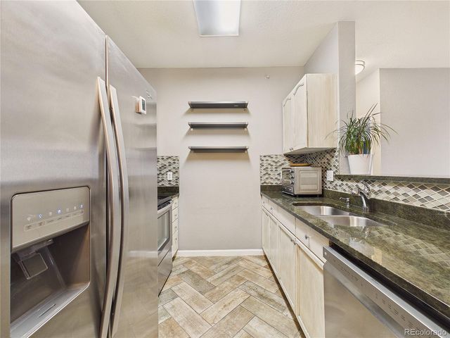 8389 S Independence Circle 11-204, Littleton, CO 80128