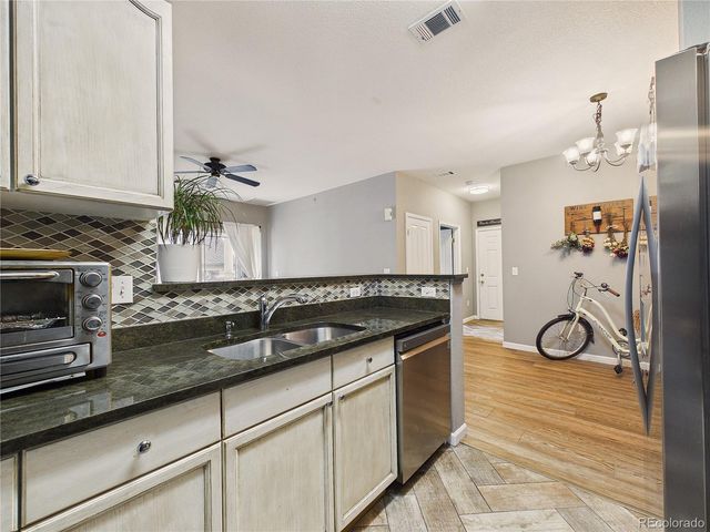 8389 S Independence Circle 11-204, Littleton, CO 80128