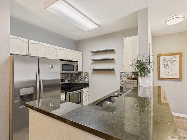 8389 S Independence Circle 11-204, Littleton, CO 80128