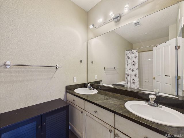 8389 S Independence Circle 11-204, Littleton, CO 80128