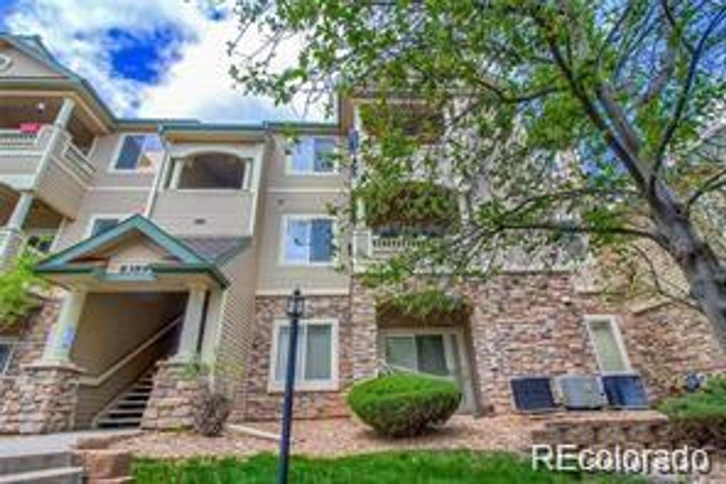 8389 S Independence Circle 11-204, Littleton, CO 80128