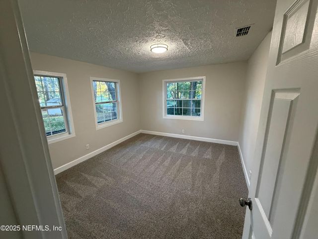 606 JACKSON Avenue N, Jacksonville, FL 32220