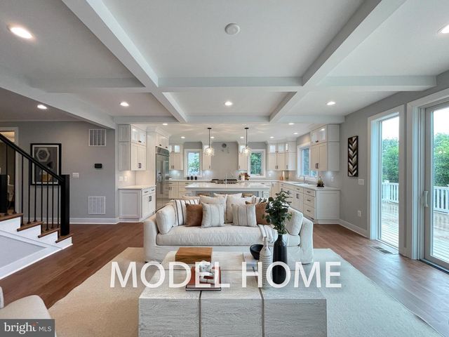 536 WALKER ST SW, Vienna, VA 22180