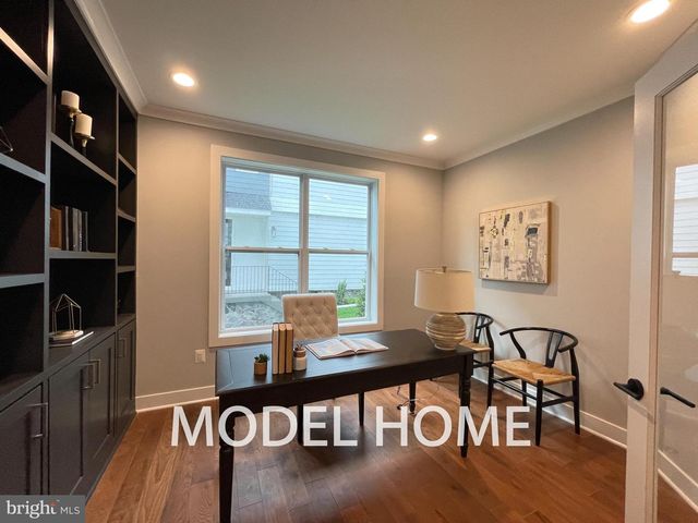 536 WALKER ST SW, Vienna, VA 22180
