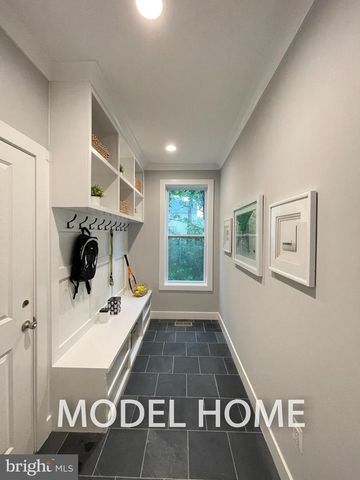 536 WALKER ST SW, Vienna, VA 22180
