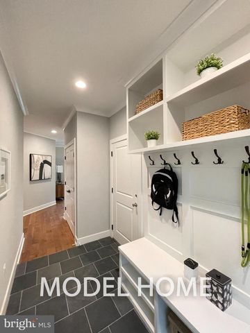536 WALKER ST SW, Vienna, VA 22180
