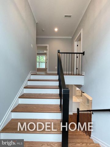 536 WALKER ST SW, Vienna, VA 22180