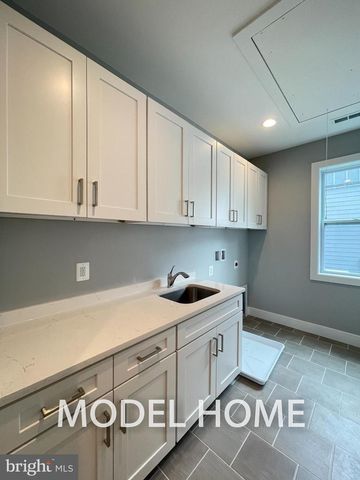 536 WALKER ST SW, Vienna, VA 22180