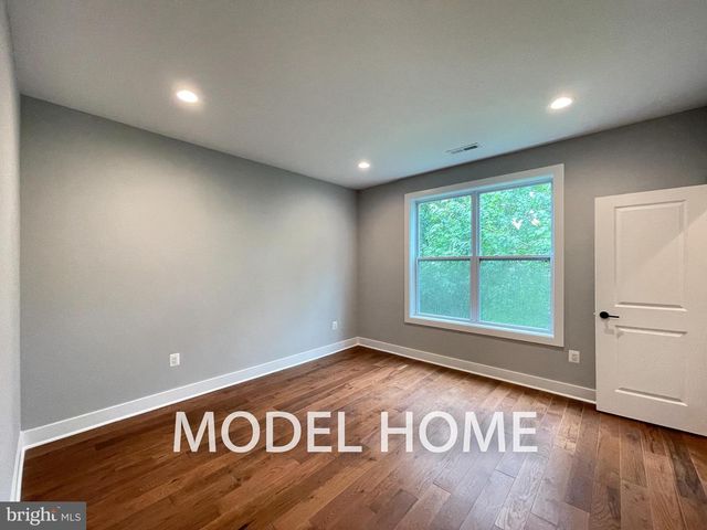 536 WALKER ST SW, Vienna, VA 22180
