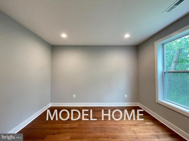 536 WALKER ST SW, Vienna, VA 22180