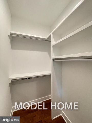 536 WALKER ST SW, Vienna, VA 22180