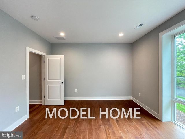 536 WALKER ST SW, Vienna, VA 22180