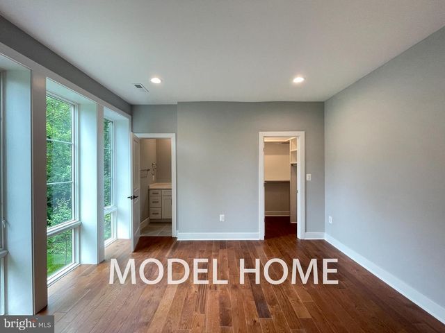 536 WALKER ST SW, Vienna, VA 22180