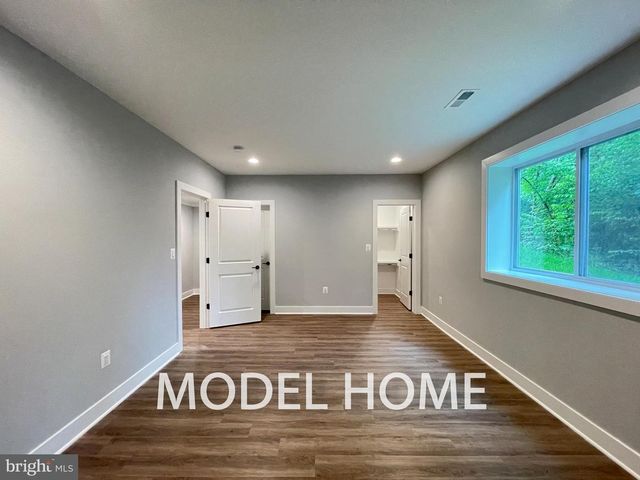 536 WALKER ST SW, Vienna, VA 22180