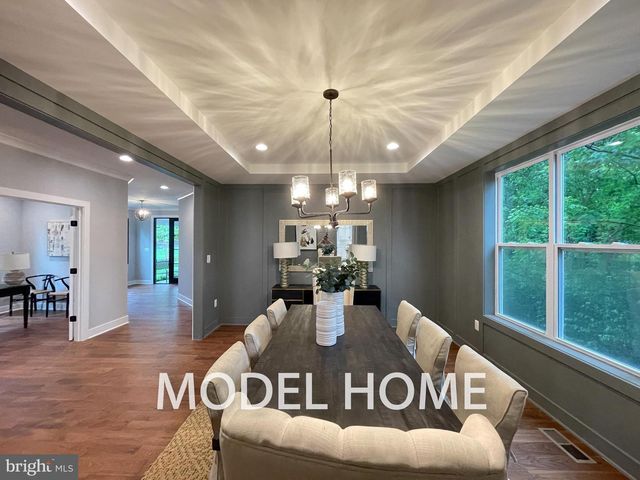 536 WALKER ST SW, Vienna, VA 22180