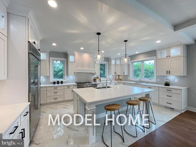 536 WALKER ST SW, Vienna, VA 22180