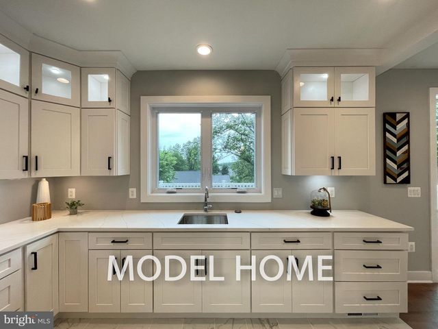 536 WALKER ST SW, Vienna, VA 22180