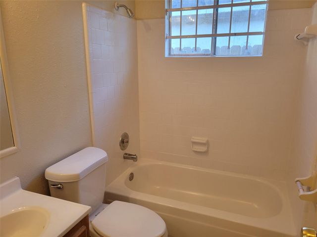 15135 Kennedy Oaks Street, Houston, TX 77053