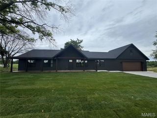 2100 S 74th Street, Belleville, IL 62223