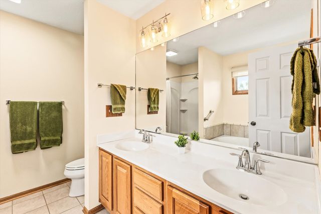5450 Greenwood Avenue, Pleasant Hill, IA 50327