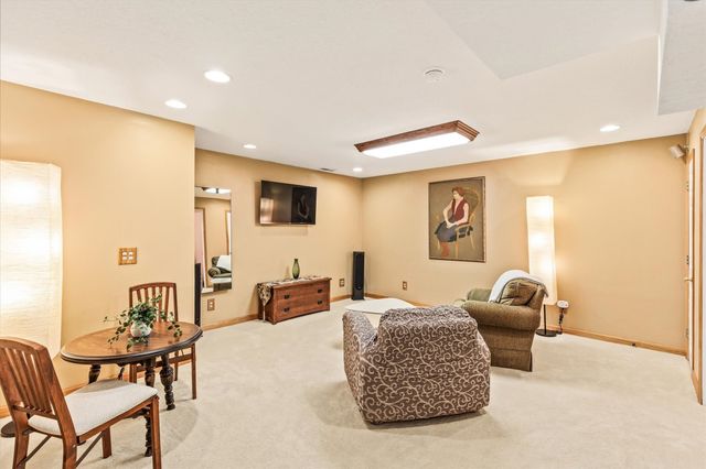 5450 Greenwood Avenue, Pleasant Hill, IA 50327