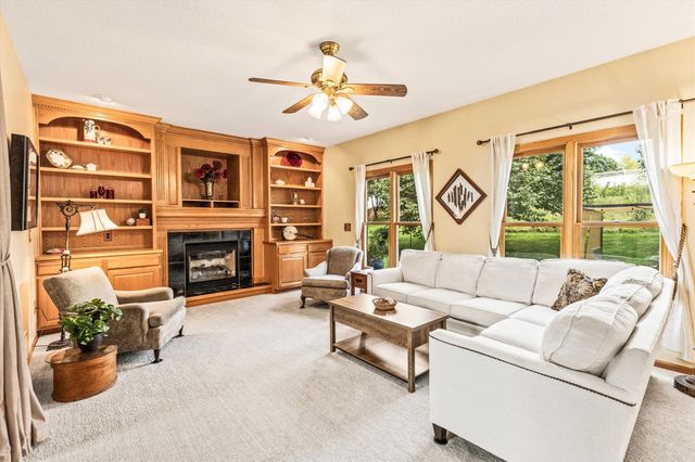 5450 Greenwood Avenue, Pleasant Hill, IA 50327