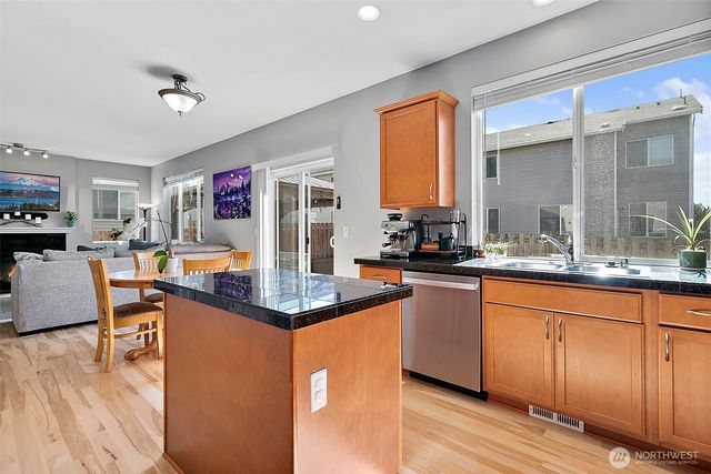 16006 23rd Street E, Lake Tapps, WA 98391