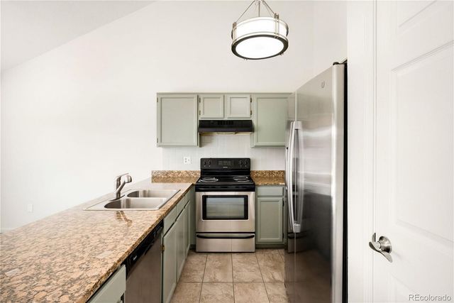 3120 S Halifax Street, Aurora, CO 80013