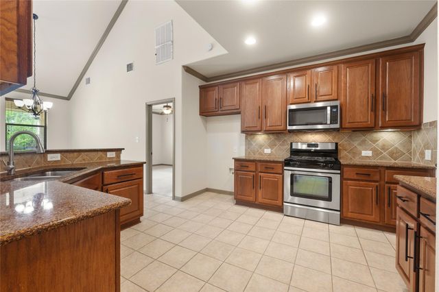 8608 Alophia DR, Austin, TX 78739