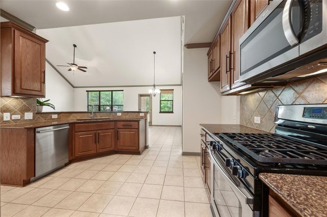 8608 Alophia DR, Austin, TX 78739