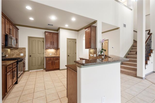 8608 Alophia DR, Austin, TX 78739