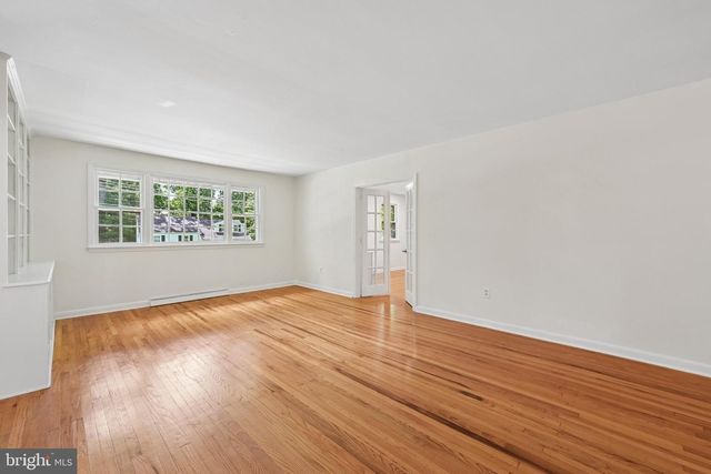 543 MIDLAND AVE, Berwyn, PA 19312