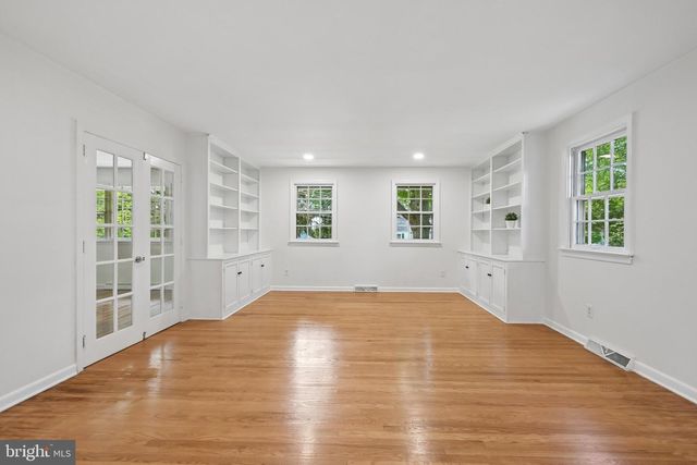 543 MIDLAND AVE, Berwyn, PA 19312