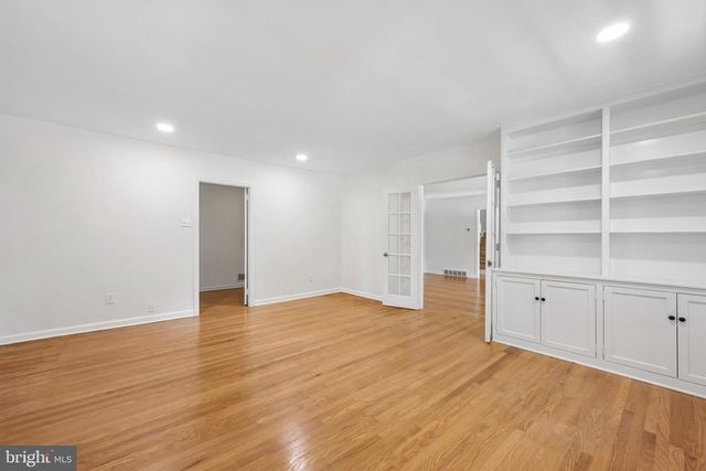 543 MIDLAND AVE, Berwyn, PA 19312
