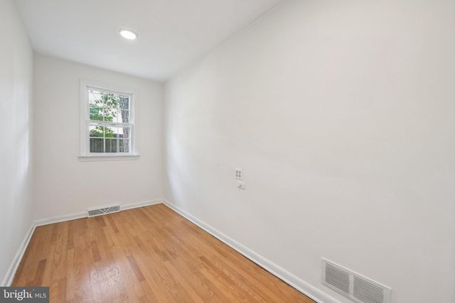 543 MIDLAND AVE, Berwyn, PA 19312