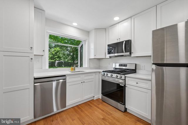 543 MIDLAND AVE, Berwyn, PA 19312