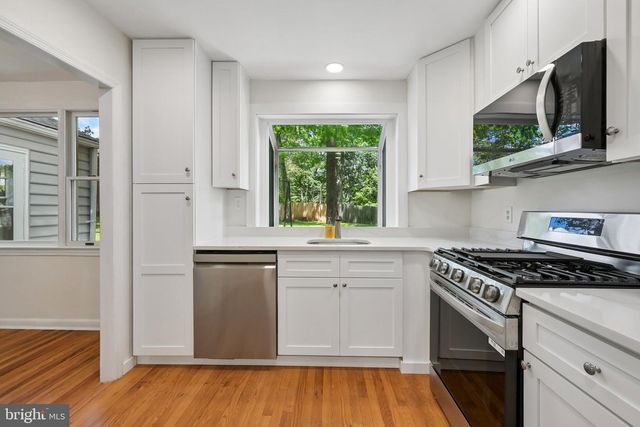 543 MIDLAND AVE, Berwyn, PA 19312