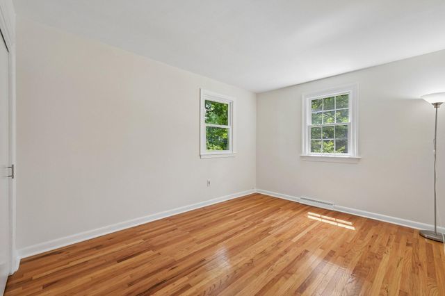 543 MIDLAND AVE, Berwyn, PA 19312
